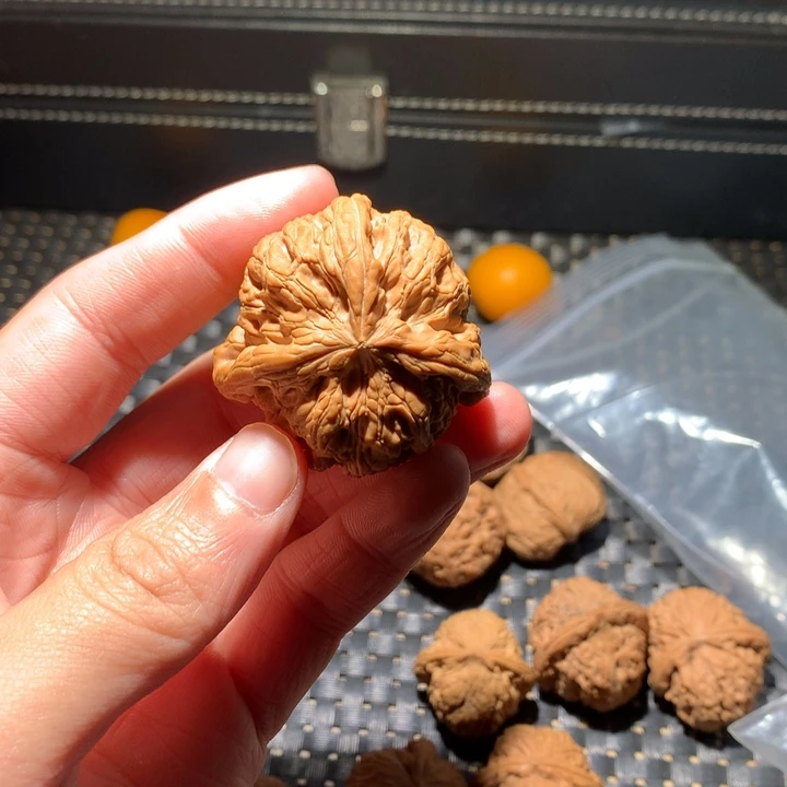 一***秋文玩核桃吊坠将军棒