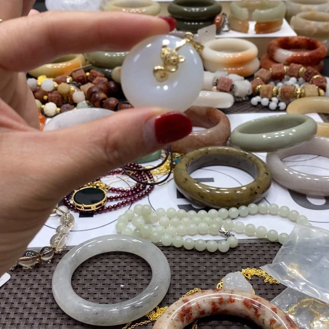 石英质玉手镯未镶嵌阳**使