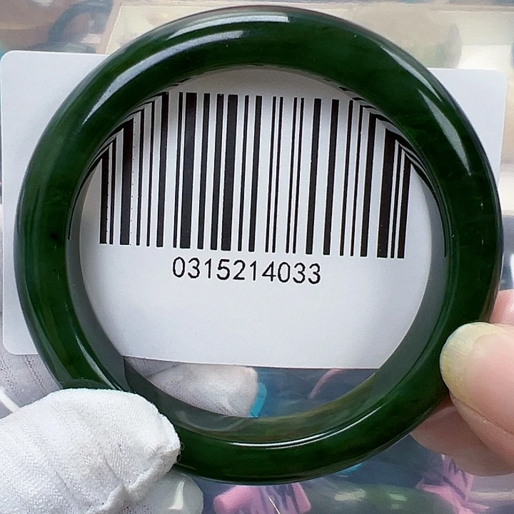 和田玉未镶嵌手镯微瑕57