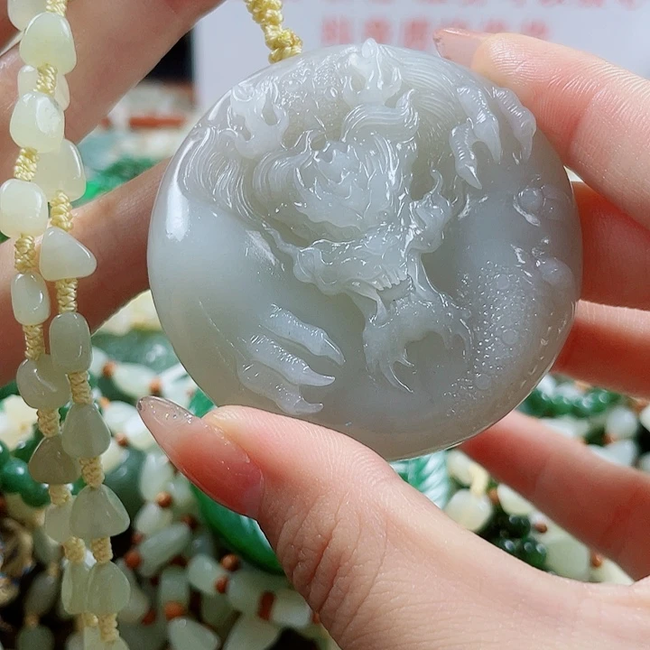 颈饰未镶嵌和田玉