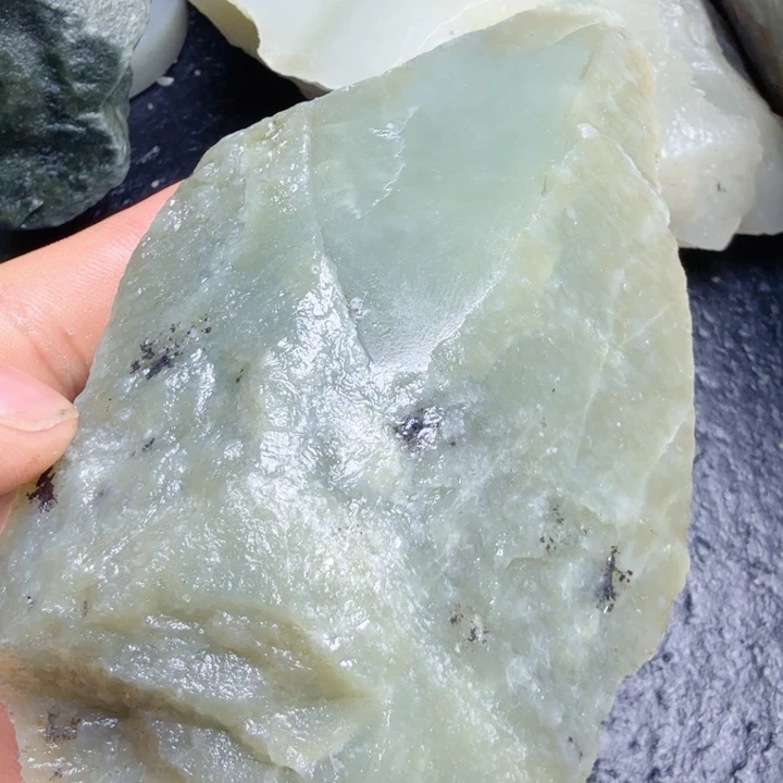 和田玉（糖玉）未镶嵌珠宝奇石