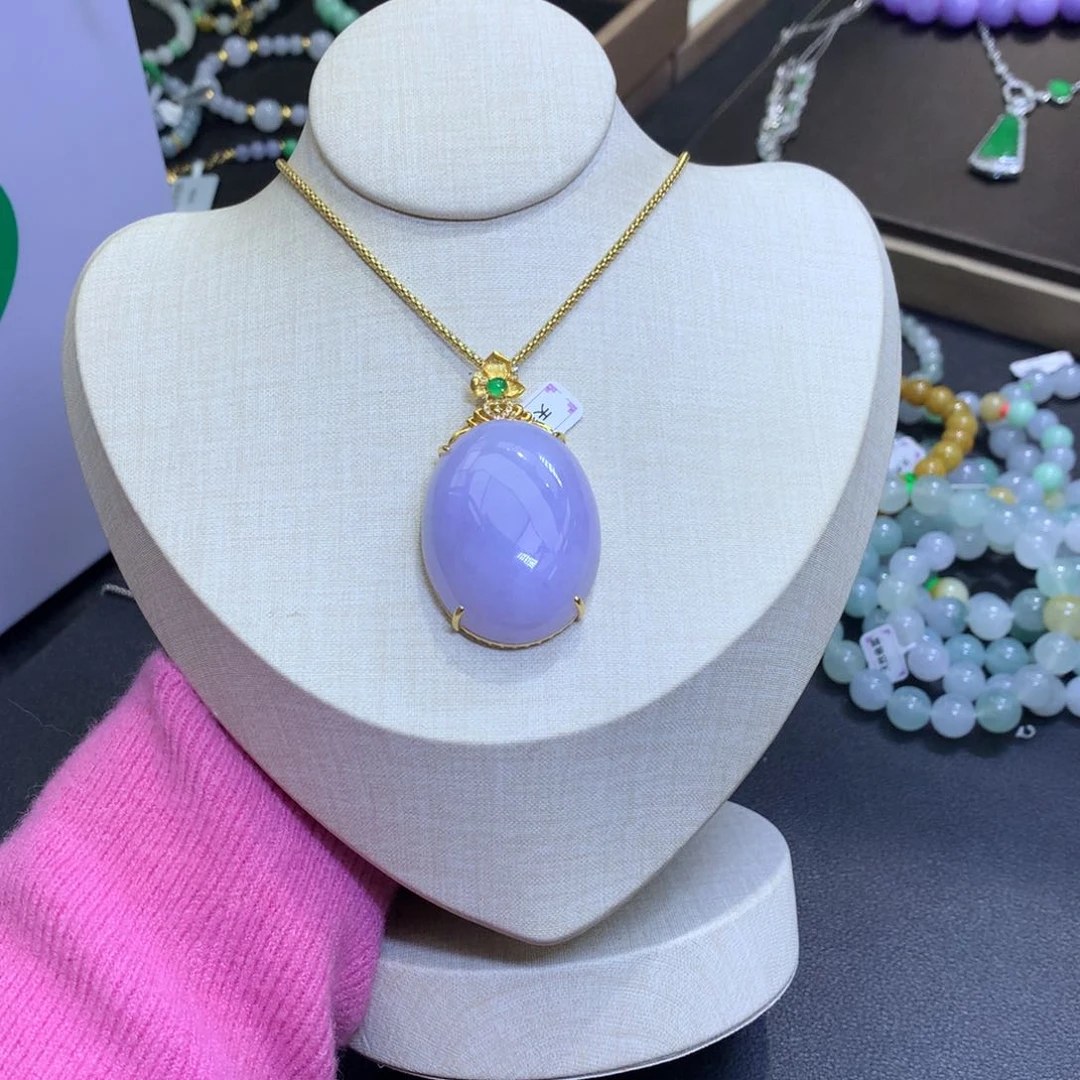 颈饰18K金镶嵌翡翠