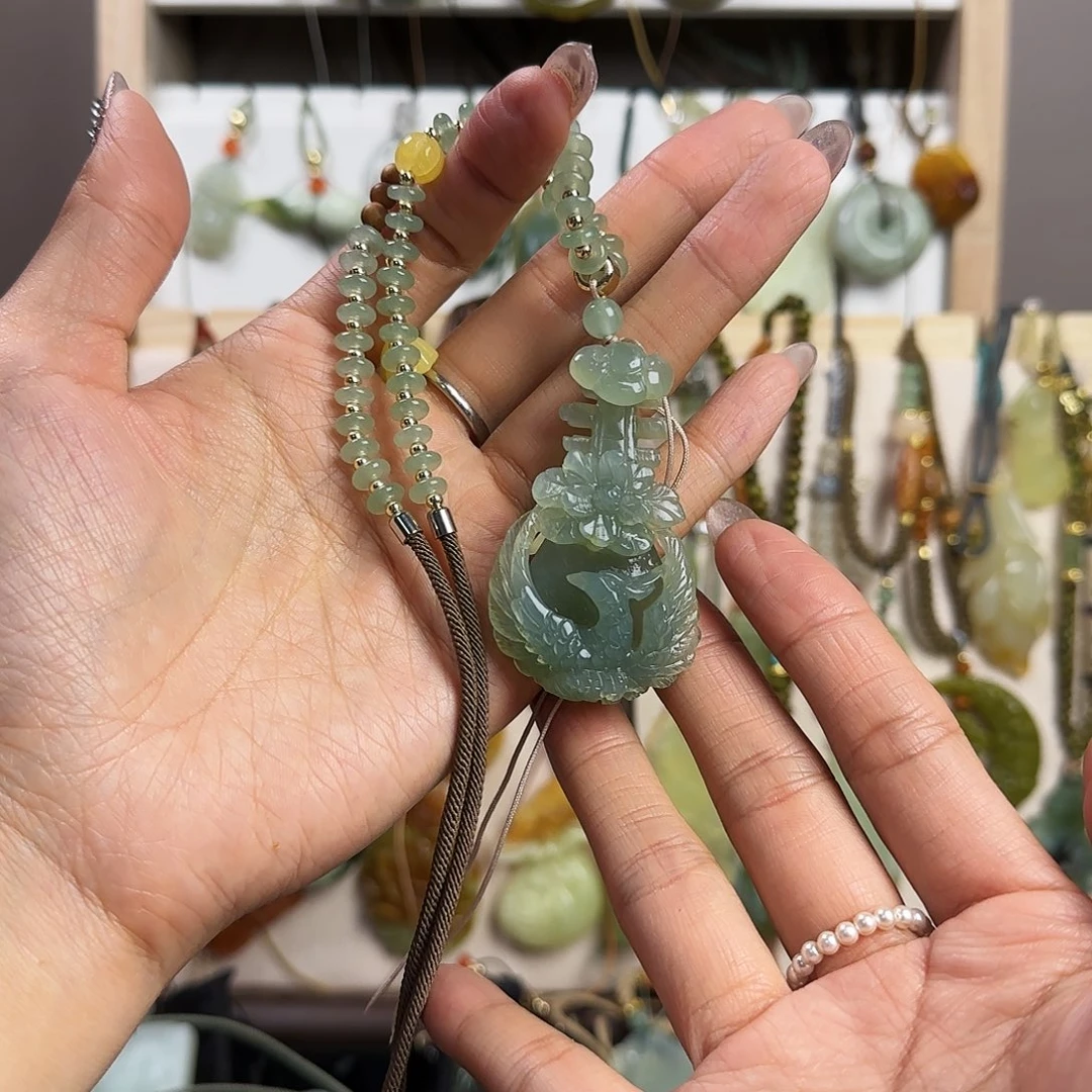 *****蛇纹石玉未镶嵌颈饰