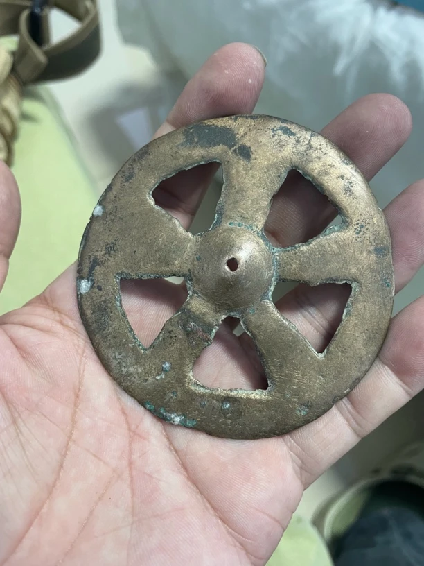 品相一流的五股青铜片