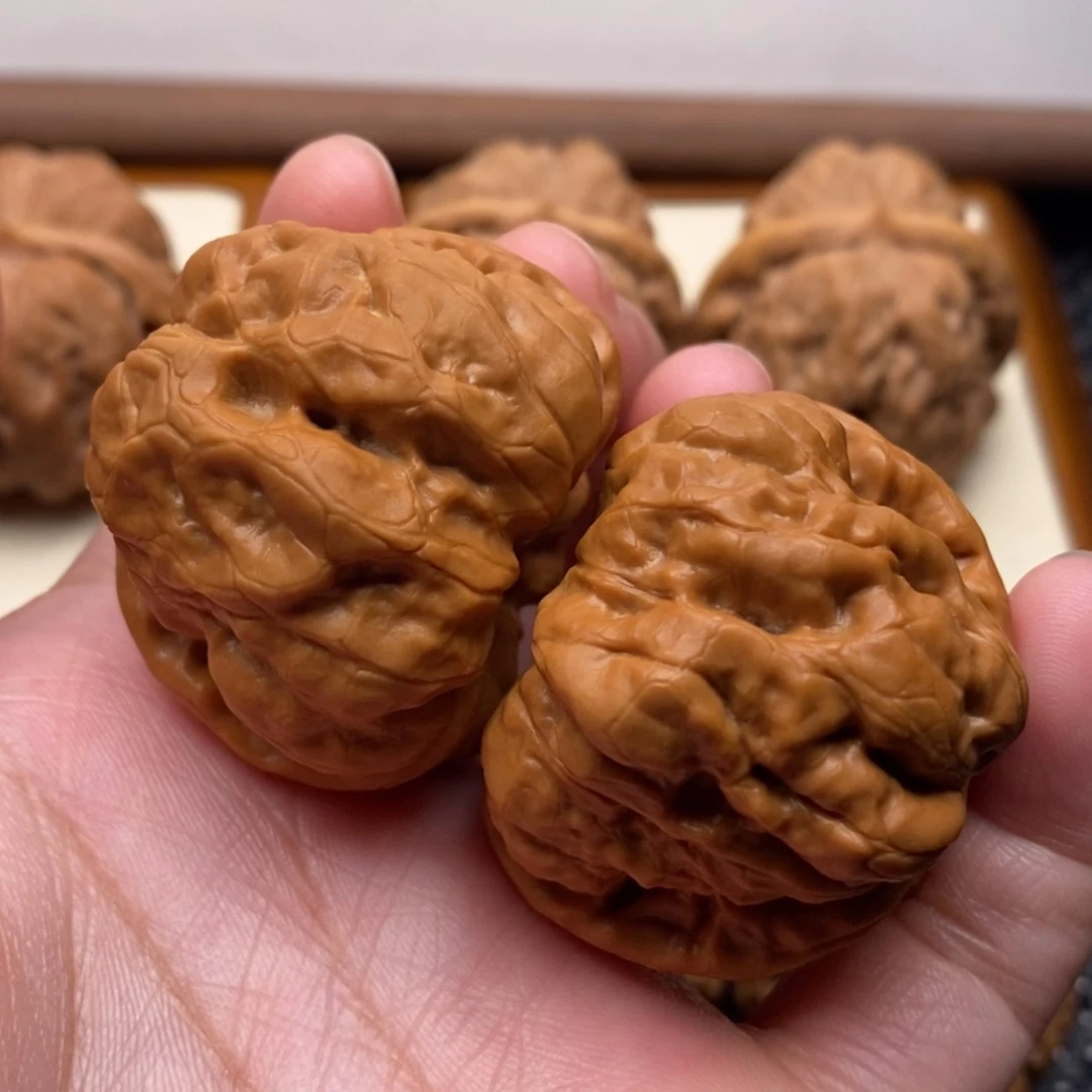 【闪购商品】把件文玩核桃边40左右