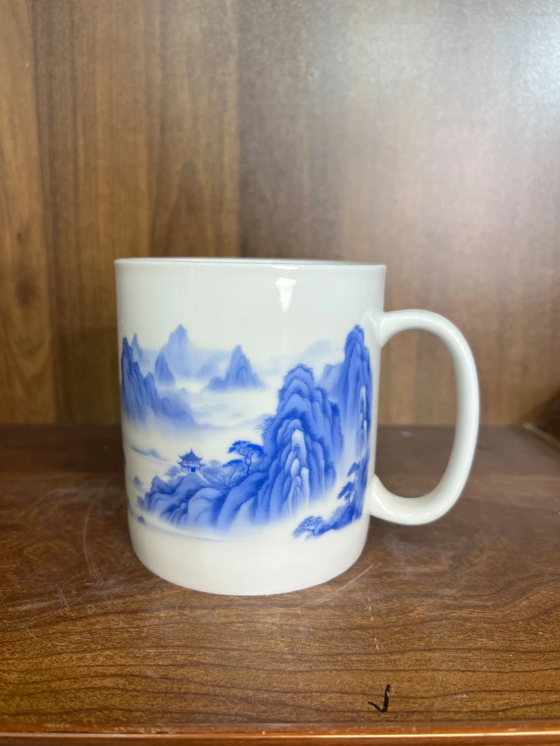 B063景德镇制陶瓷青花霸王杯1件