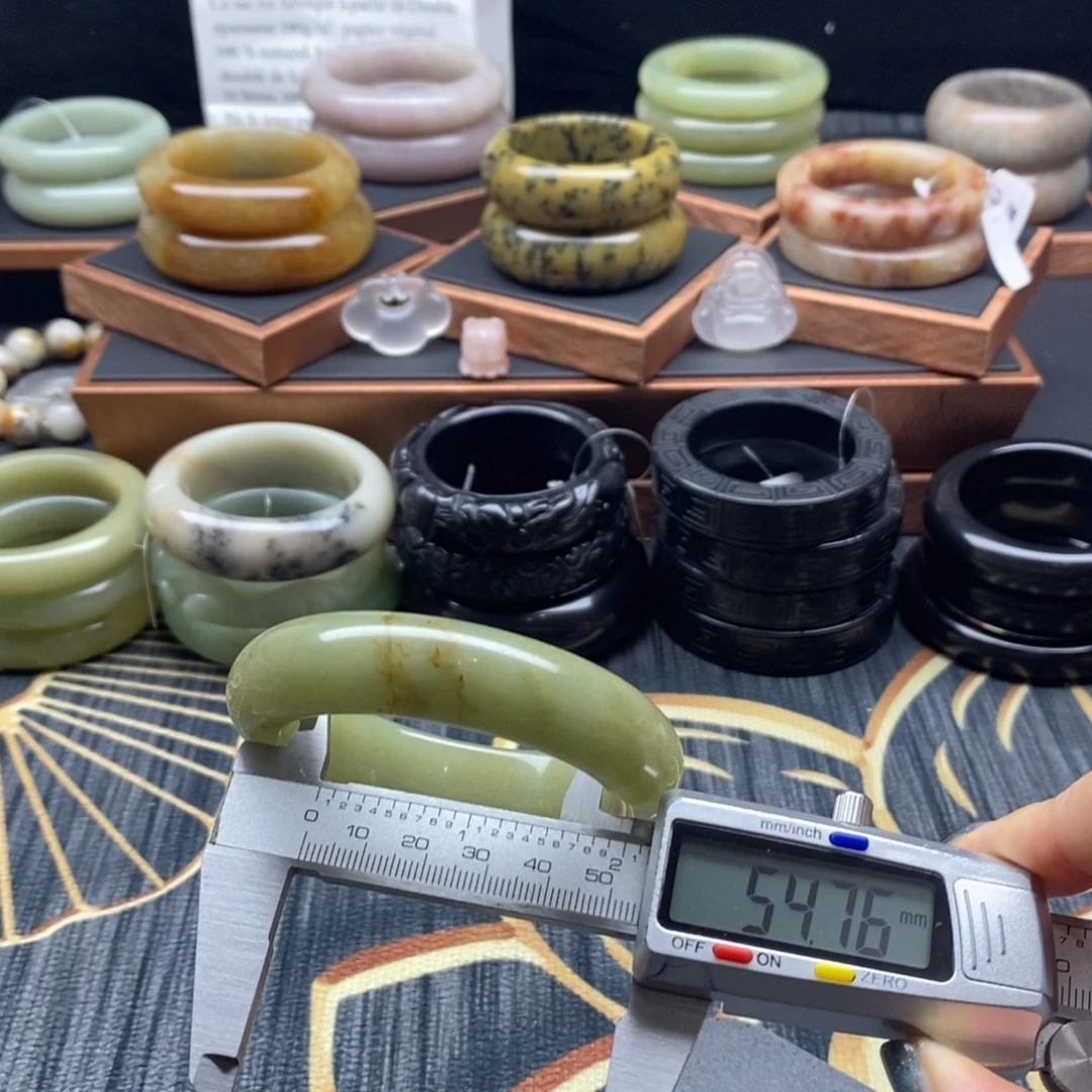 石英质玉未镶嵌手镯