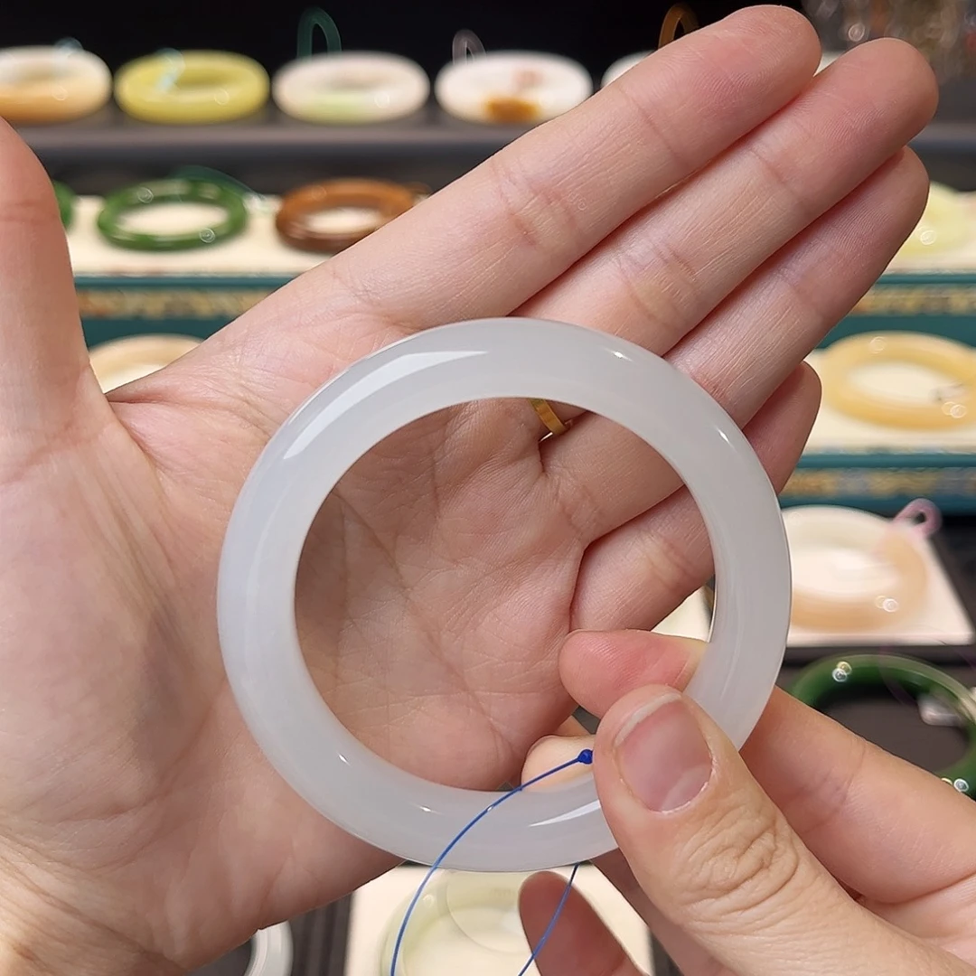 和田玉手镯未镶嵌 高冰白