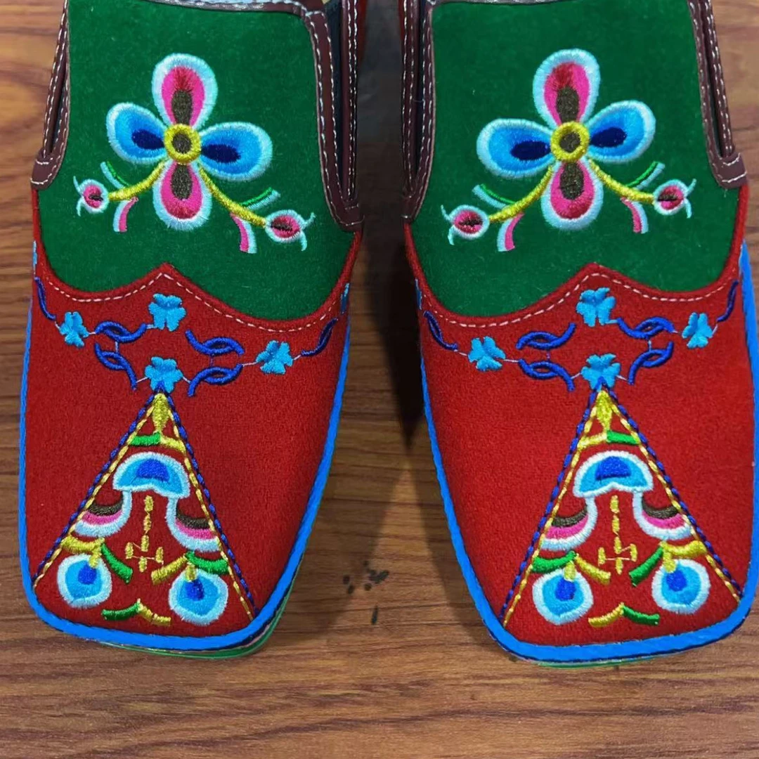 藏式传统厚款绣花鞋