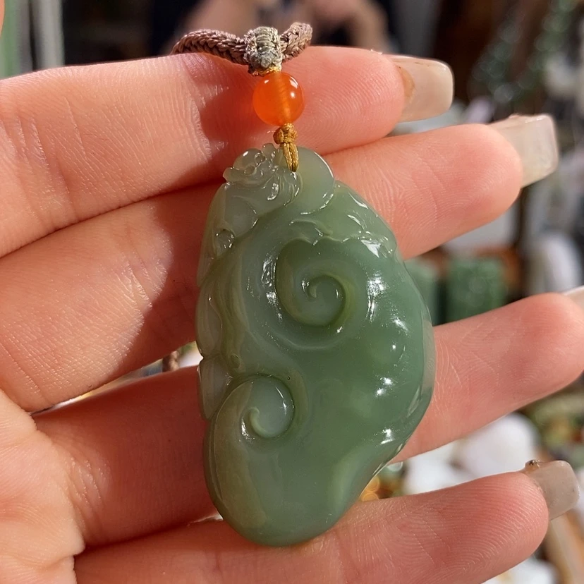 【闪购商品】吊坠(赠链)未镶嵌和田玉
