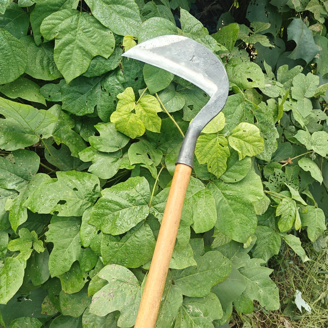 手工锻打夹钢镰刀砍割两用农用砍树枝割草两用户外开路农用工具