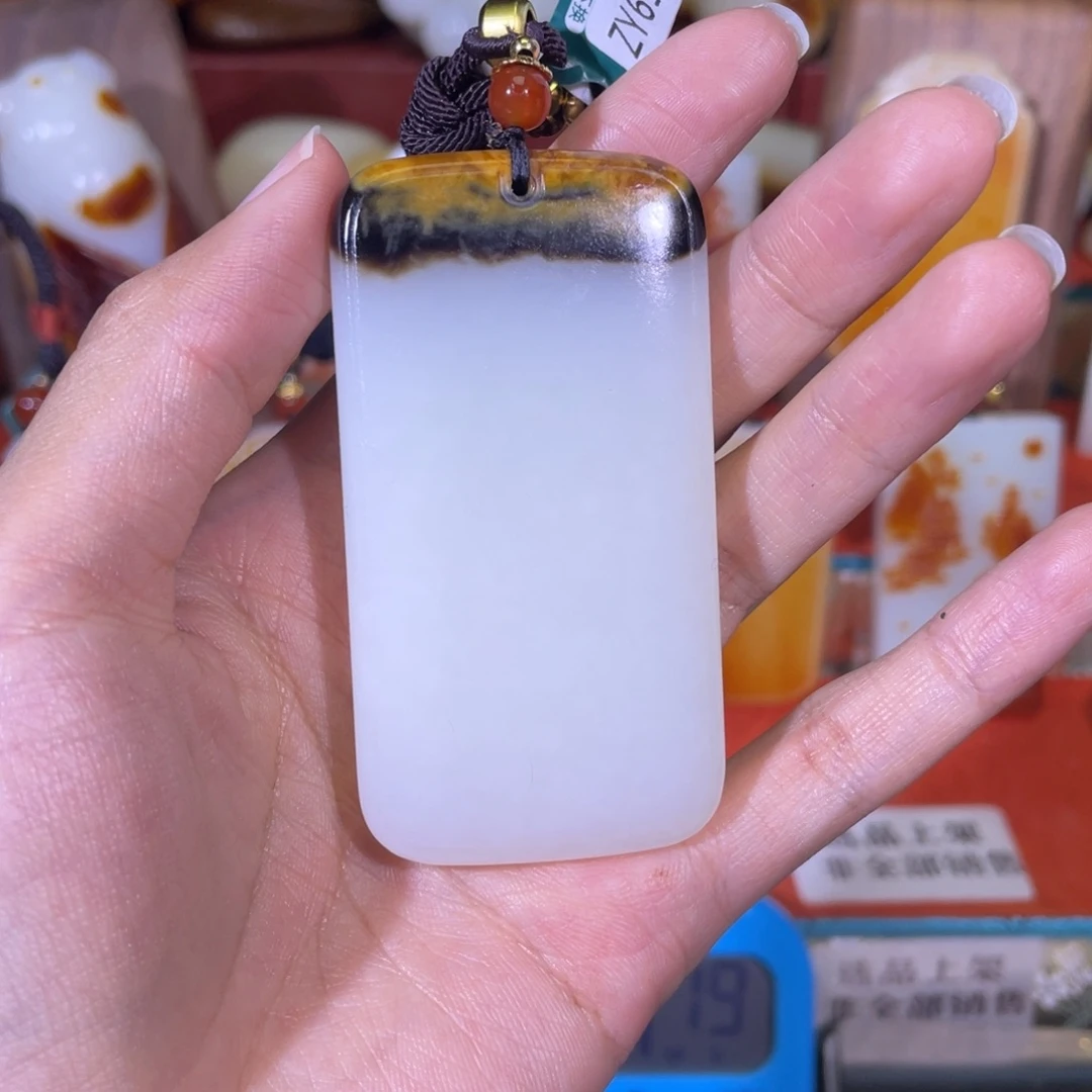 声***。和田玉未镶嵌把件