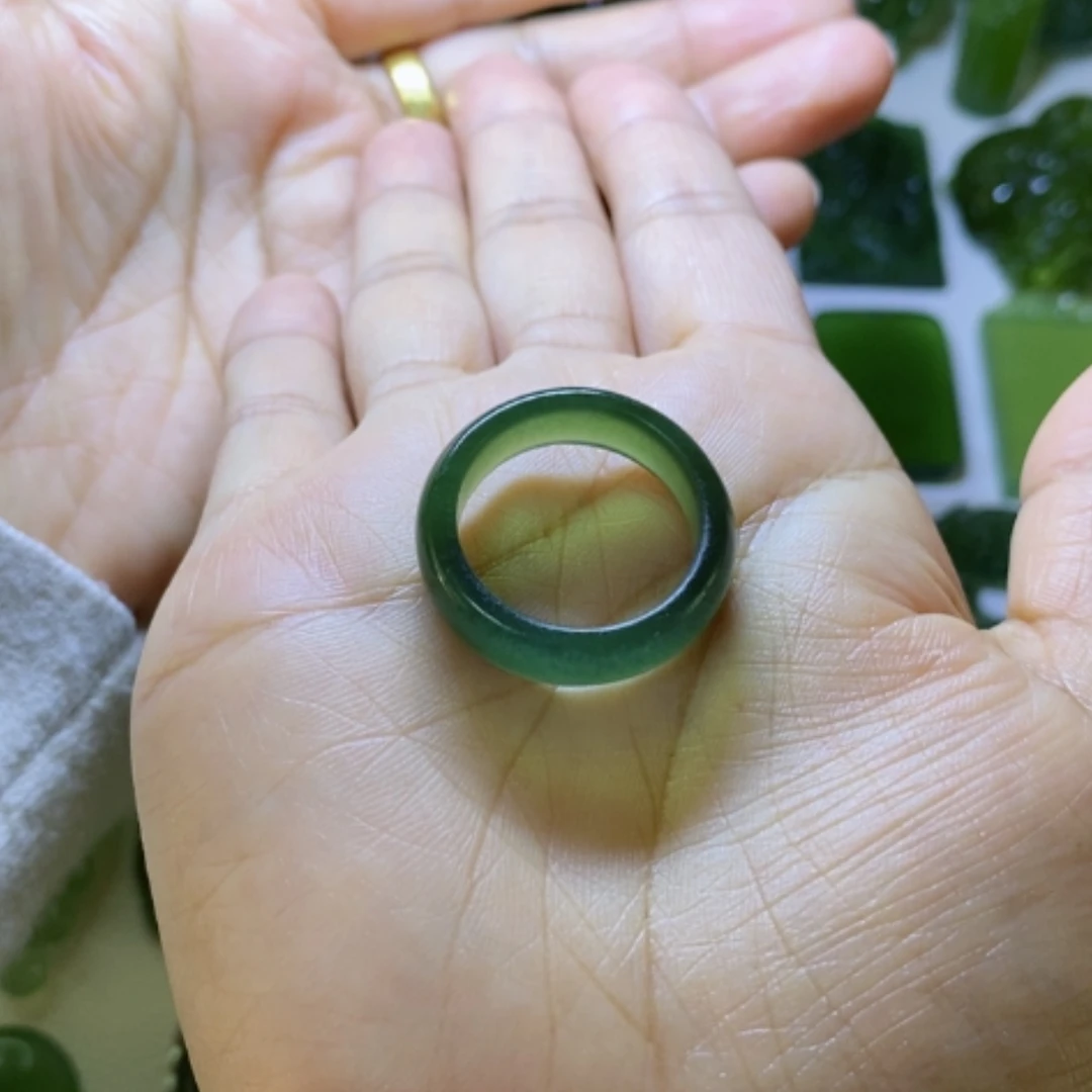 【闪购商品】蛇纹石玉指环未镶嵌四*