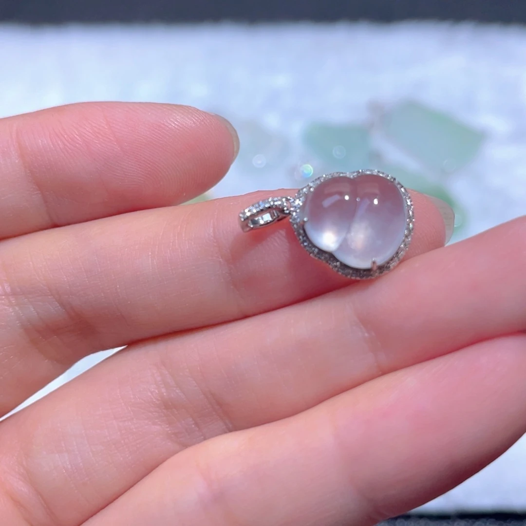 翡翠18K金镶嵌颈饰翡翠