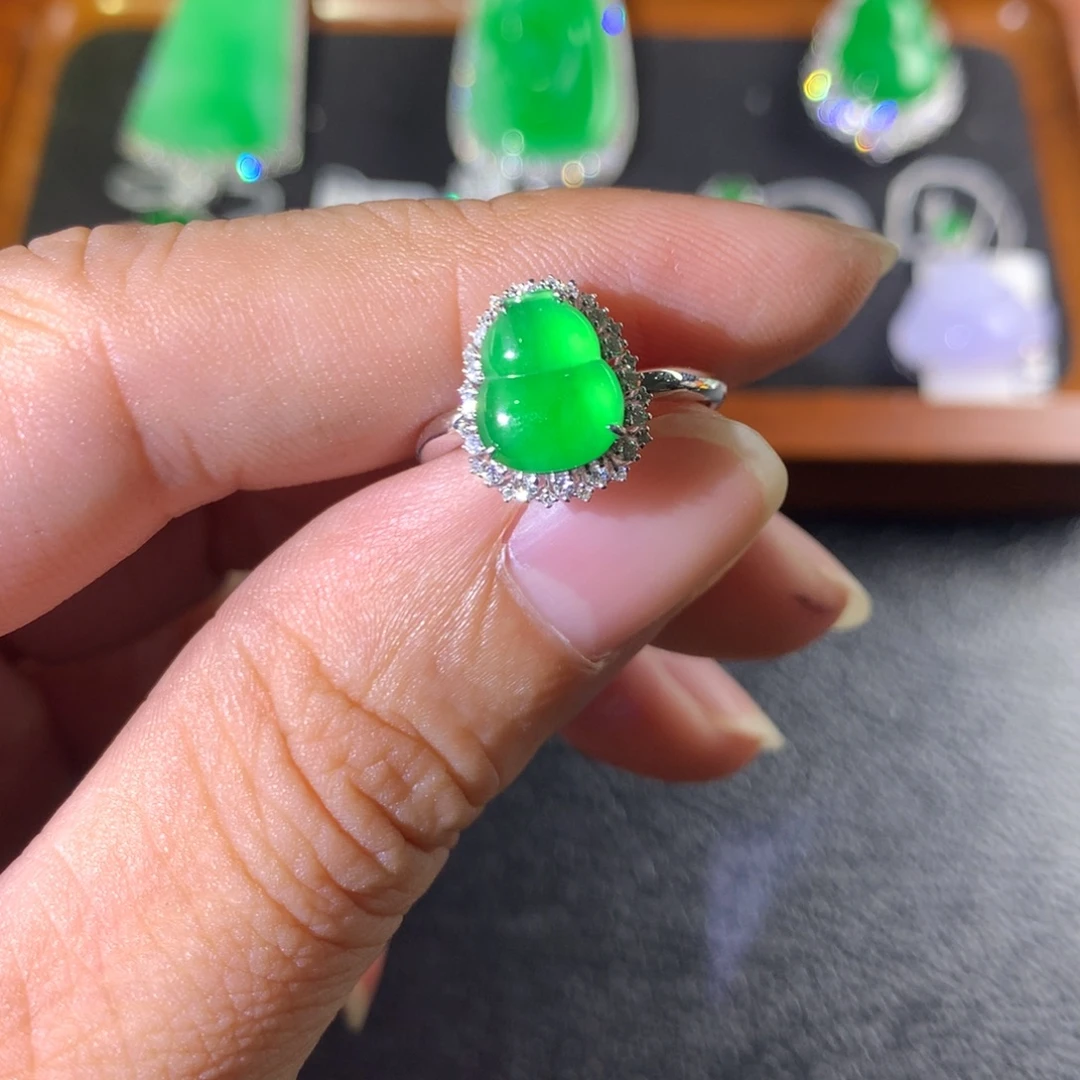 翡翠18K金镶嵌戒指翡翠