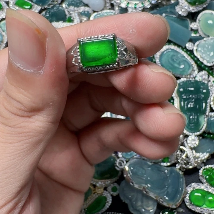 翡翠未镶嵌颈饰天然A货翡翠放漏