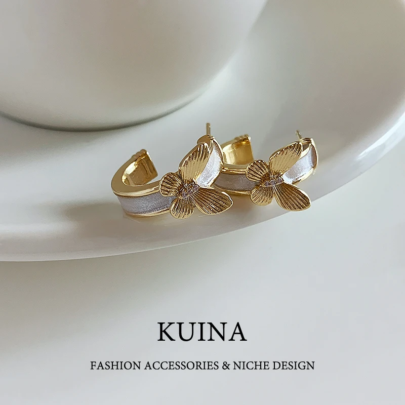 铜合金耳饰 新款银针女士气质百搭耳钉轻奢高级感精致耳环76339