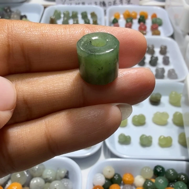 未镶嵌和田玉珠宝半成品