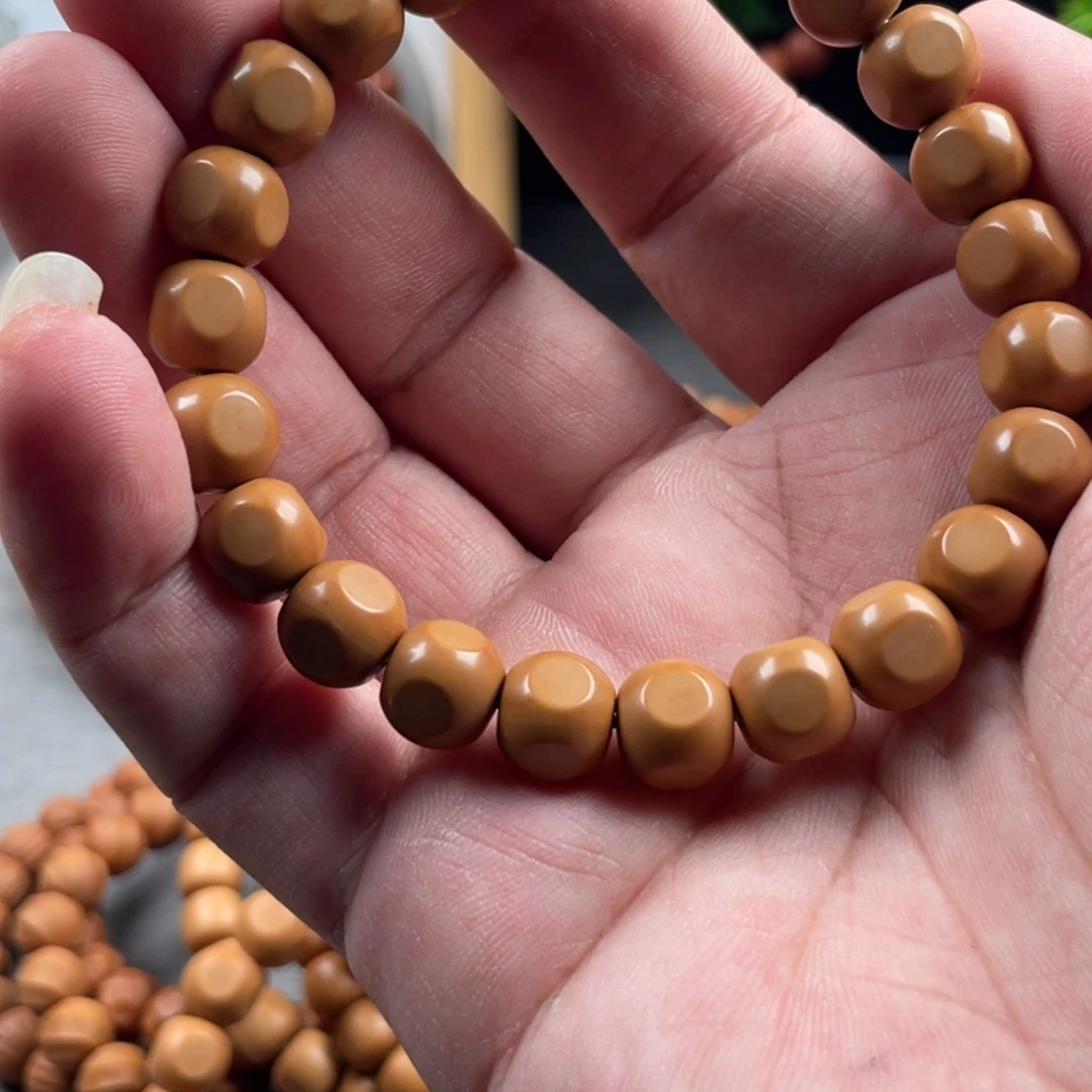 猴头核桃手串?**?六方自然走色