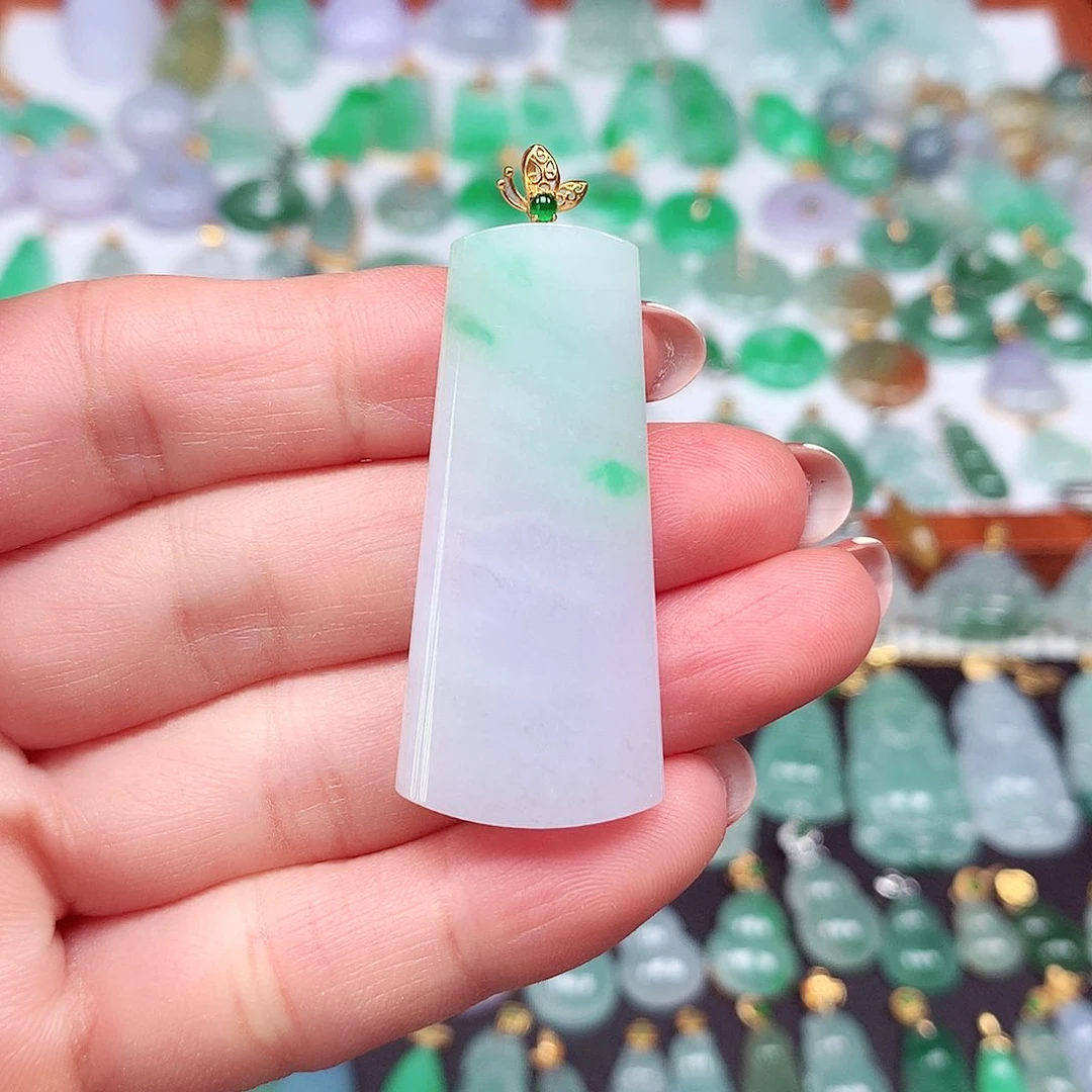 翡翠颈饰18K金镶嵌天然翡翠A货