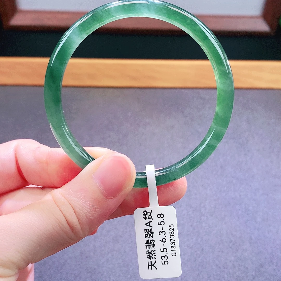 未镶嵌手镯翡翠天然翡翠