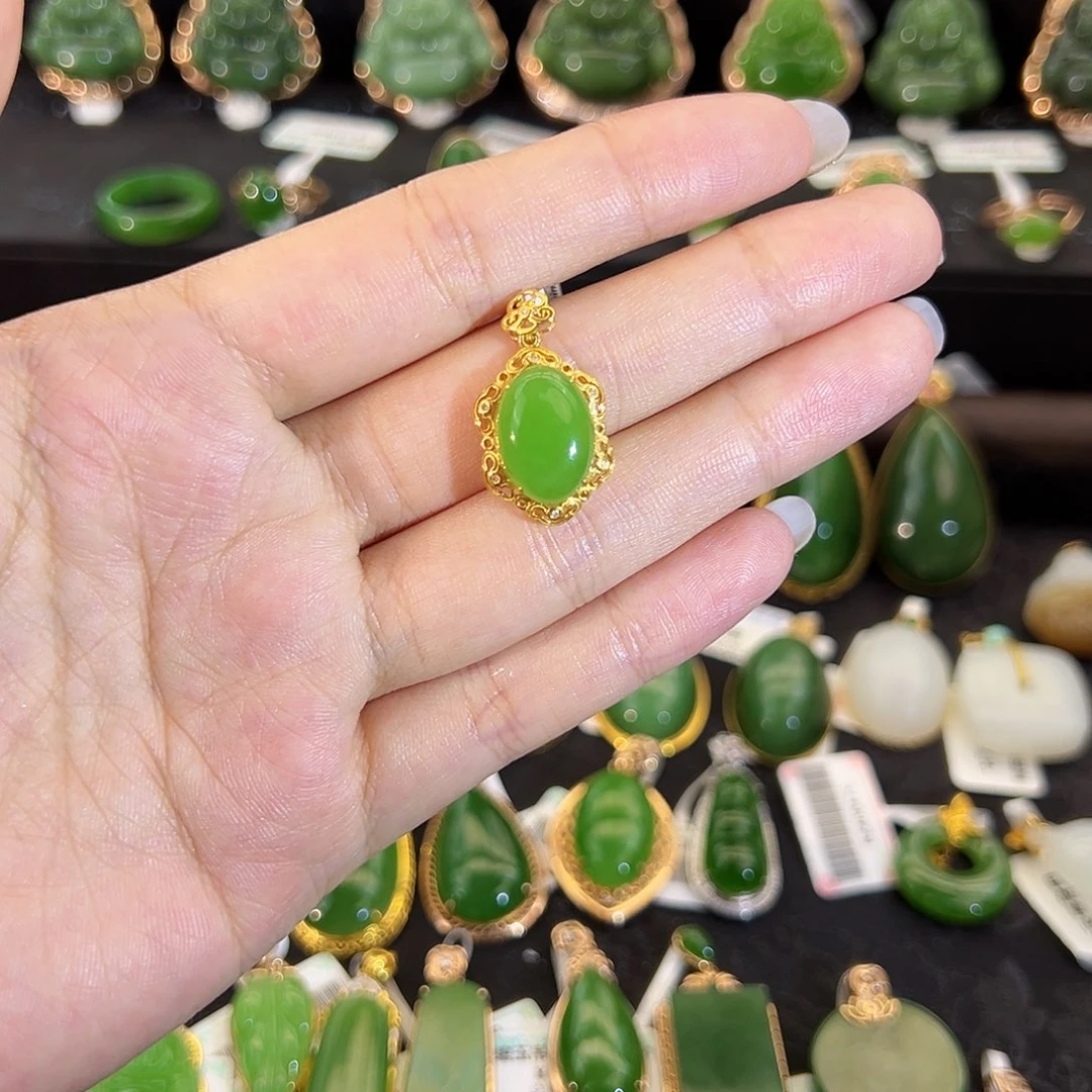 和田玉（碧玉）18K金镶嵌吊坠(不含链)