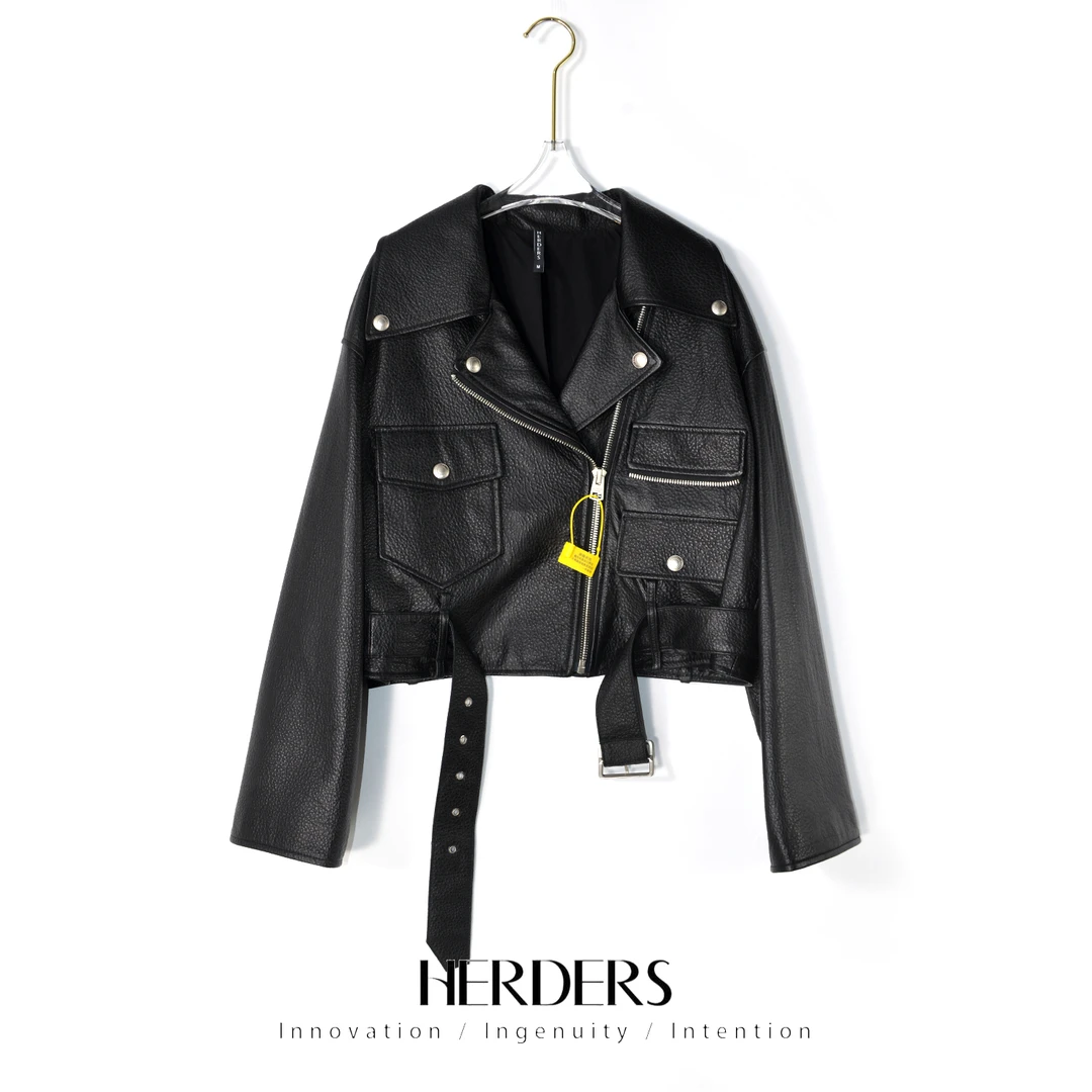 HERDERS   短款V领及车款纽扣重工口袋皮衣 30583