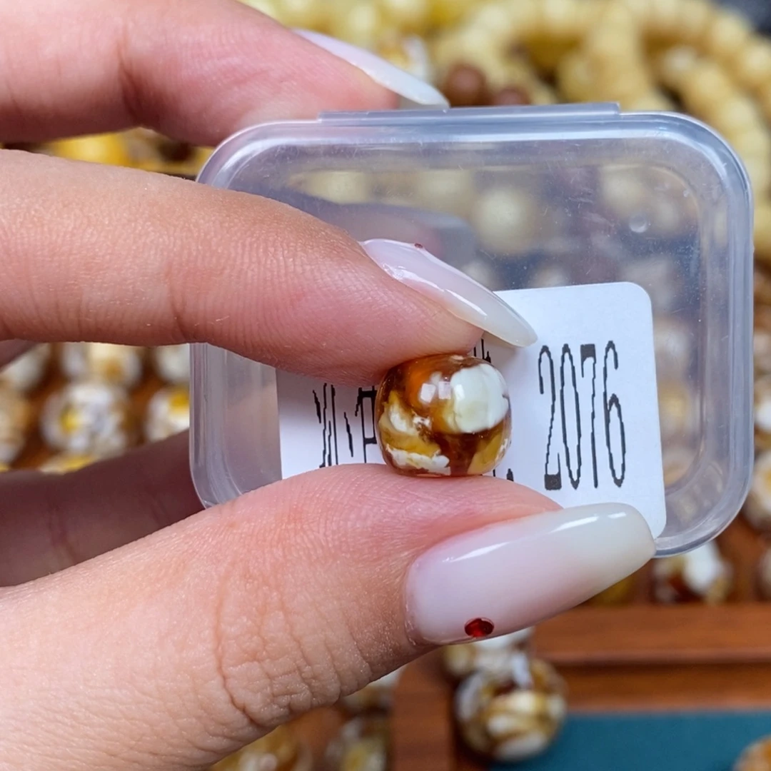 吊坠猴头核桃沁色圆珠老型2076