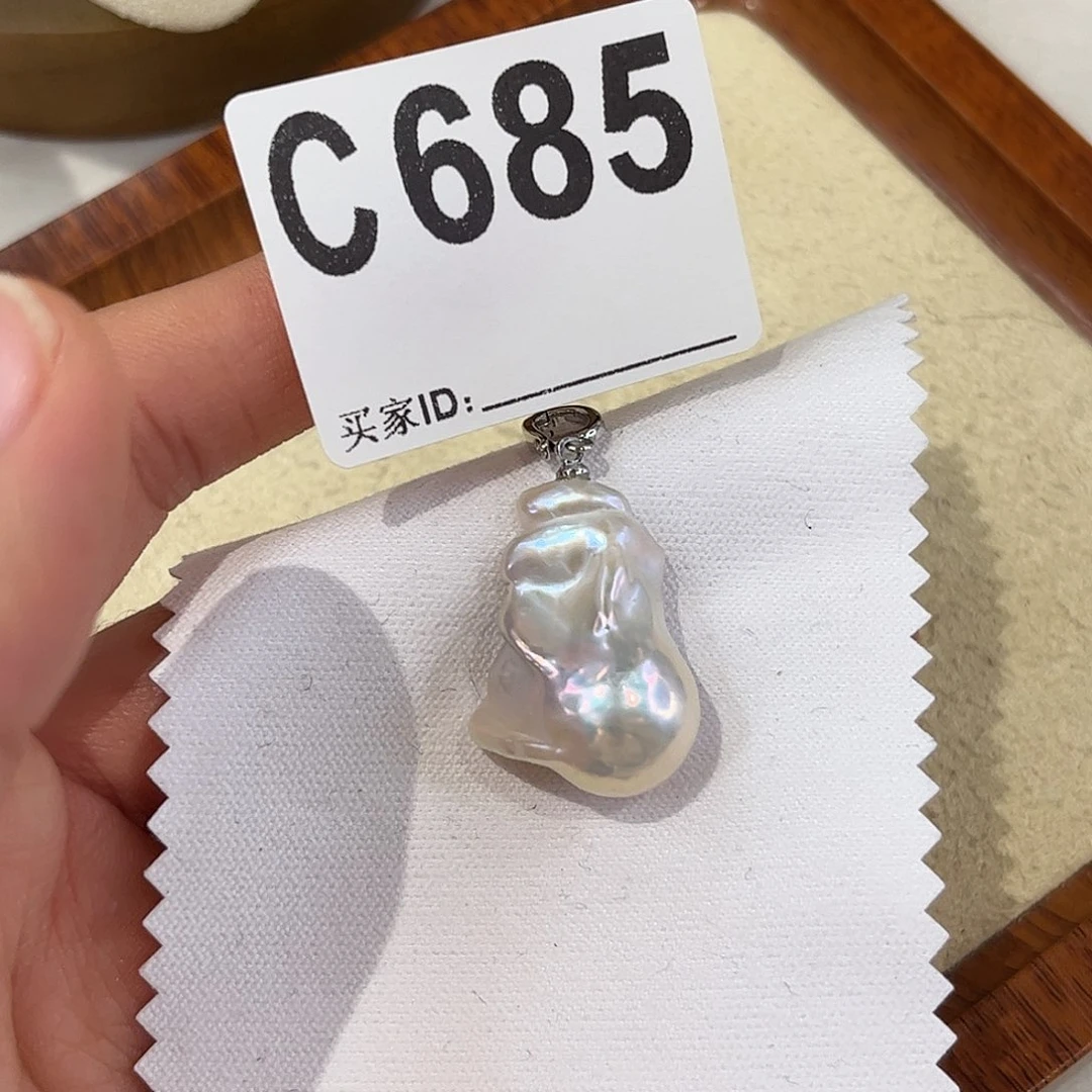 淡水珍珠合金耳饰