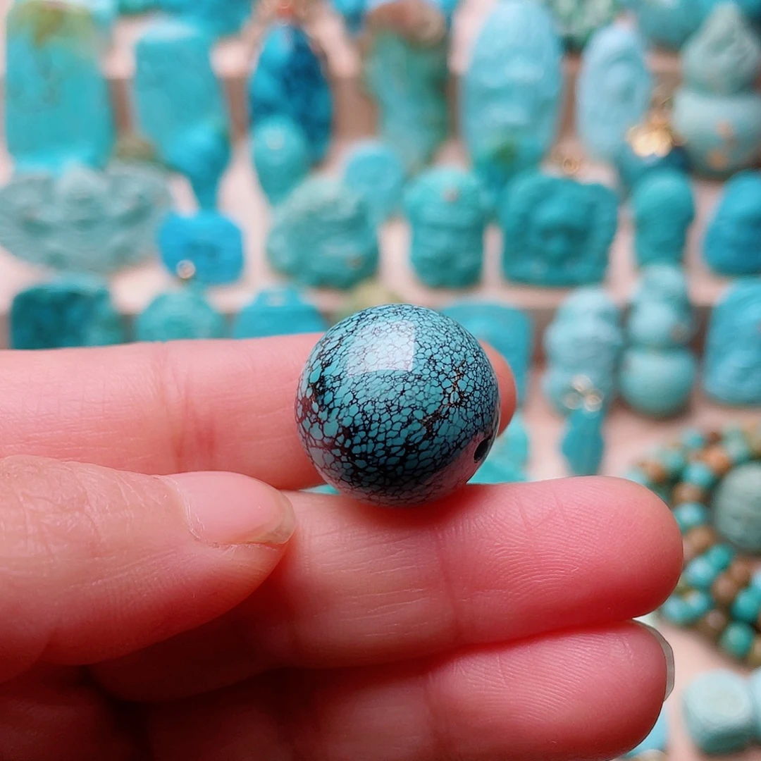 绿松石未镶嵌颈饰