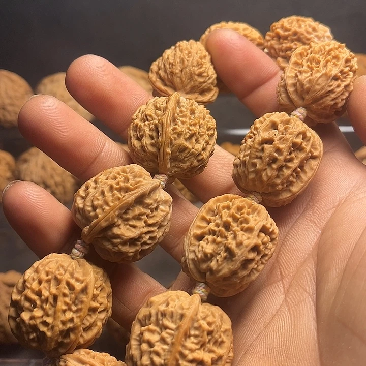 文玩核桃吊坠27荔枝纹手持