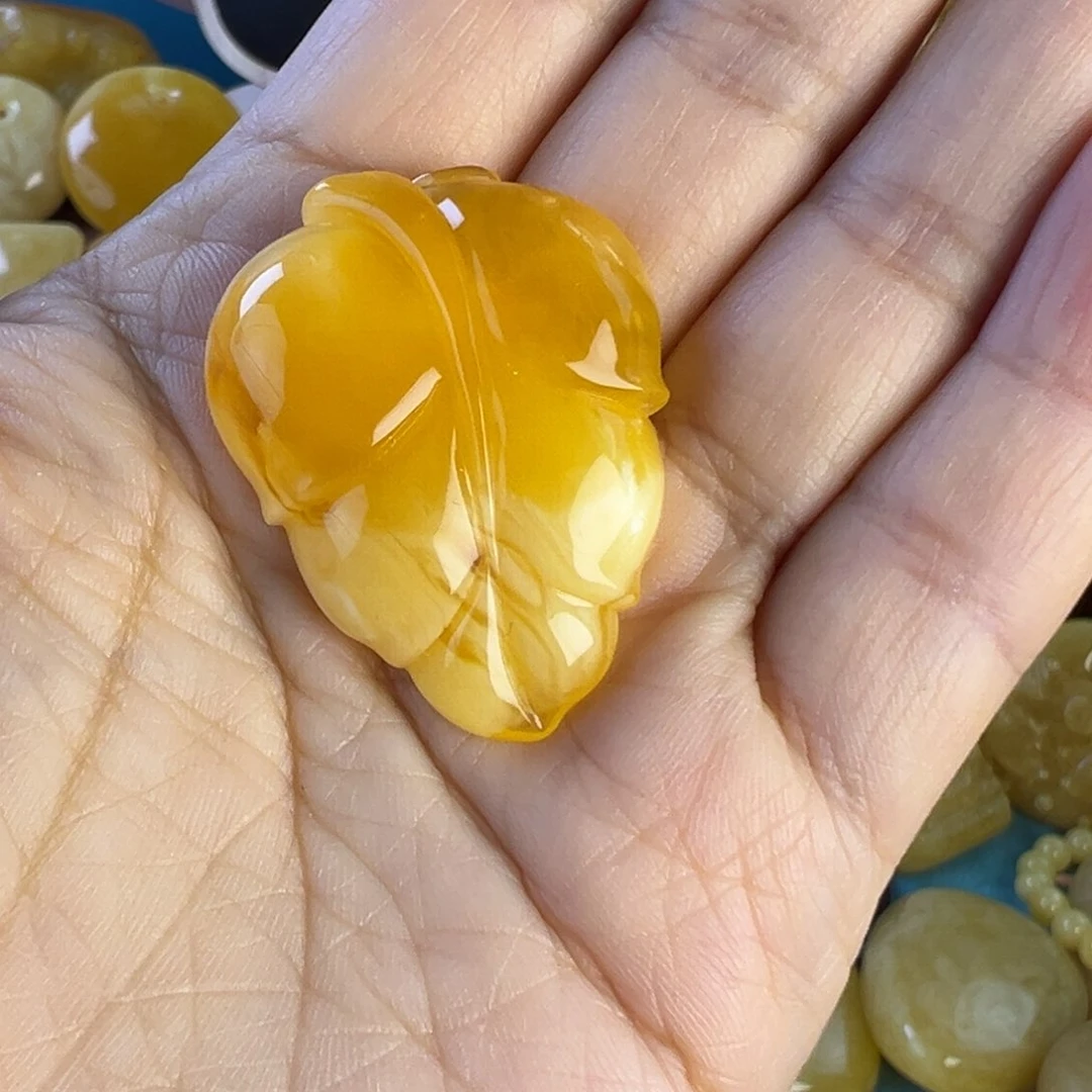 蜜蜡吊坠(不含链)未镶嵌?**?