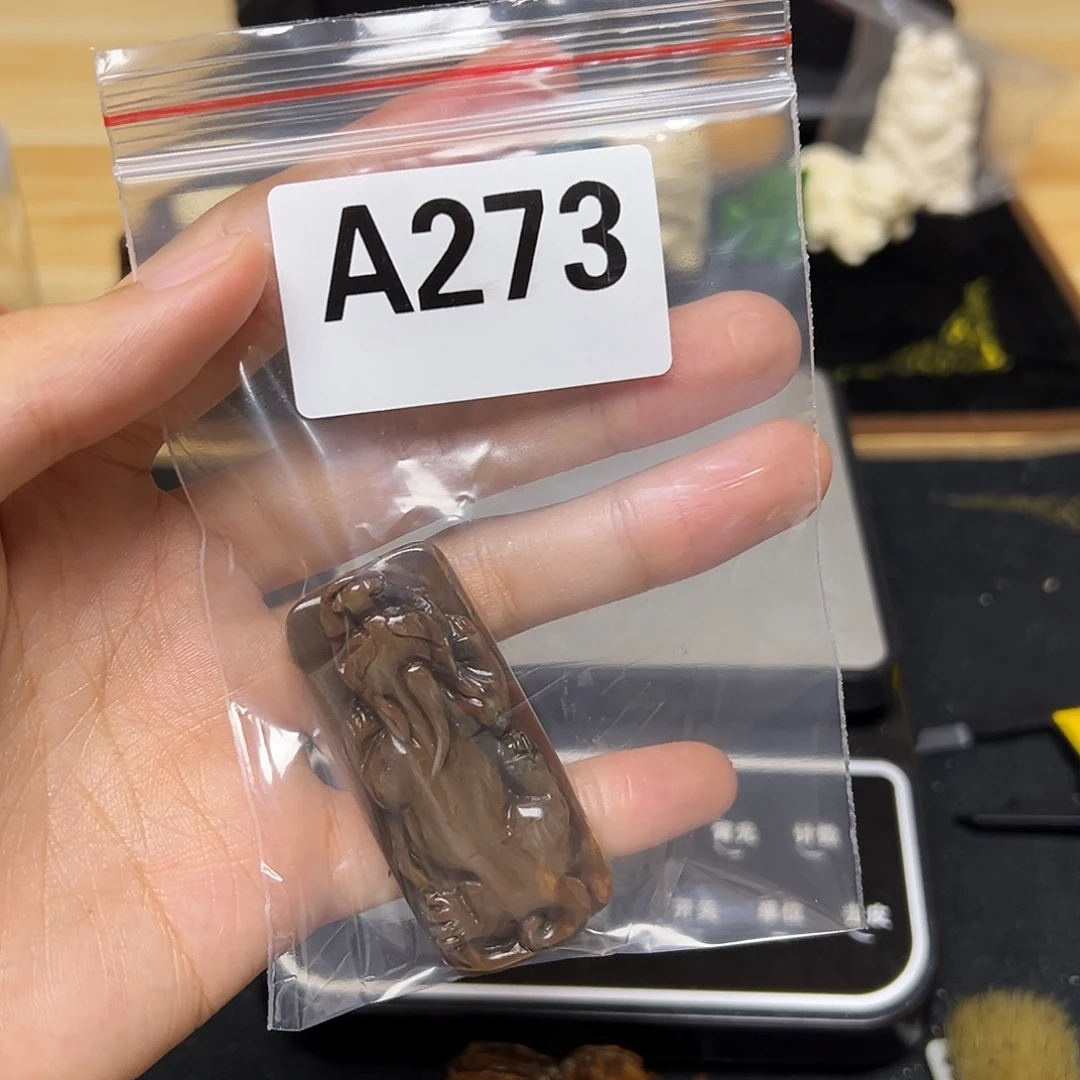 天然猛犸象牙雕刻品