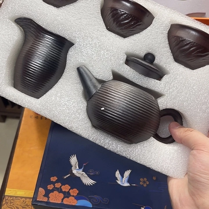 孤品茶具套装等。