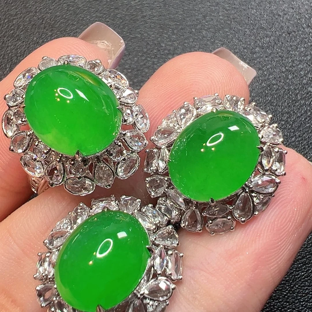 翡翠18K金镶嵌吊坠(不含链)豪华绿蛋taozhuang