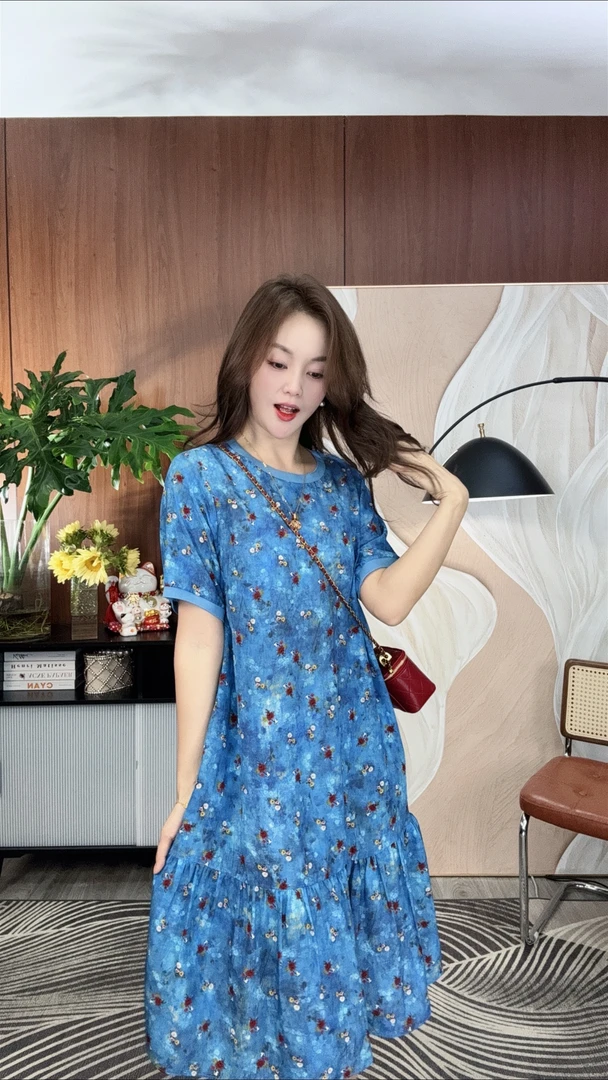 杨升服饰【蔚蓝花海】夏季圆领显瘦减龄宽松遮肚桑蚕丝女装连衣裙