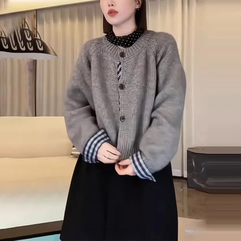 秋冬复古假两件女士毛衣2025新款大码宽松休闲显瘦别致软糯上衣