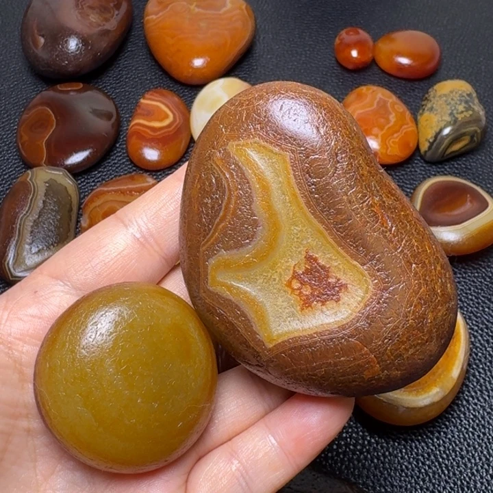 勇***前瓷片马达加斯加奇石