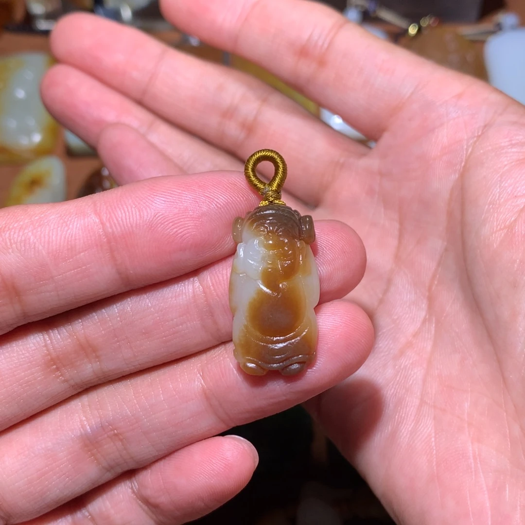 一***柴颈饰未镶嵌和田玉（糖玉）财神