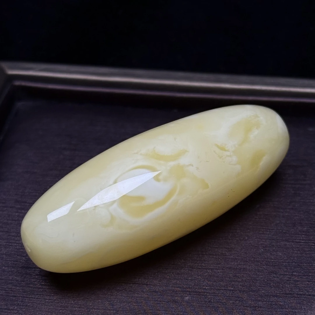 【伟伟鉴定】蜜蜡 原矿乌料白蜡花 桶珠 吊坠59×21时尚百搭饰品