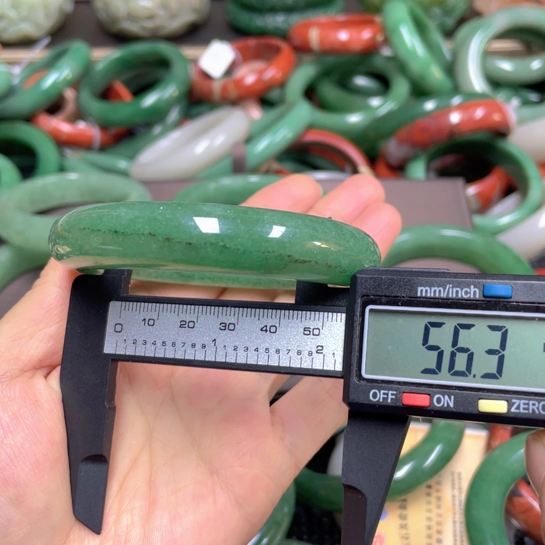 石英质玉未镶嵌手镯