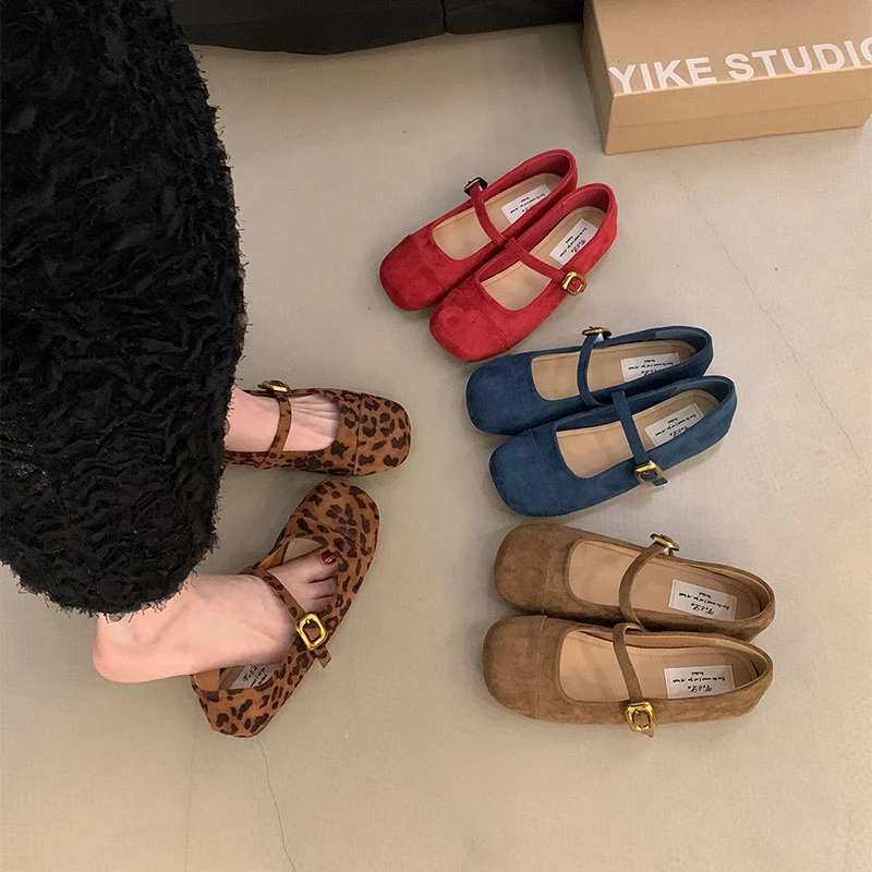 豹纹仙女绒面圆头浅口单鞋女春秋新款法式复古休闲软平底玛丽珍鞋
