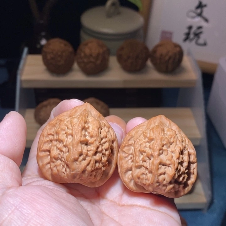文玩核桃吊坠野生帽子