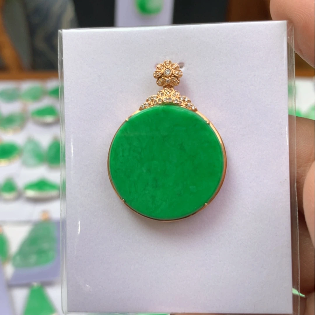 【闪购商品】翡翠颈饰18K金镶嵌翡翠