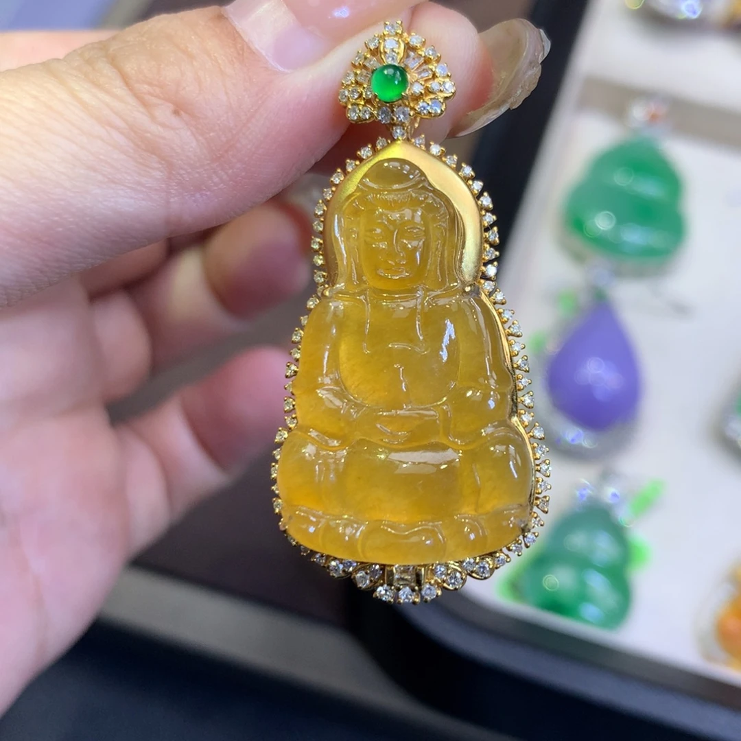 翡翠18K金镶嵌颈饰