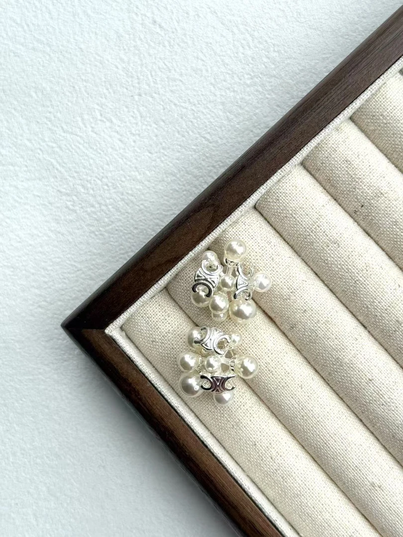 铜合金耳饰 仿珍珠云朵女耳环气质时尚精致