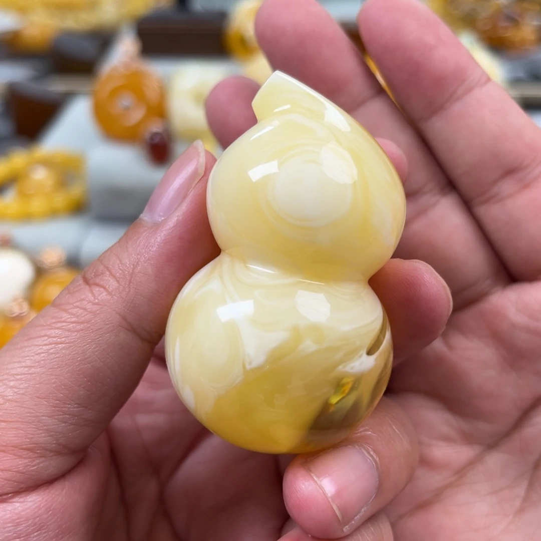 蜜蜡未镶嵌珠宝奇石