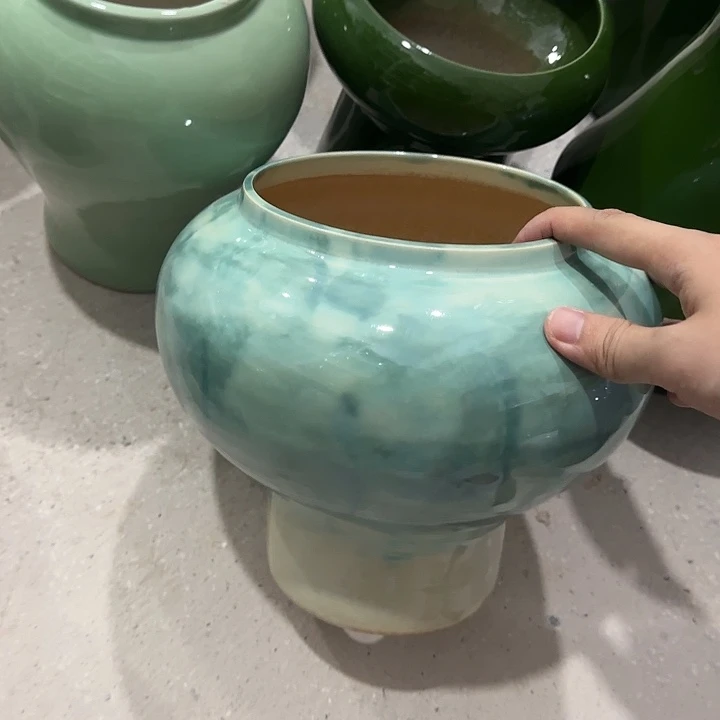 白泥花盆微瑕有孔