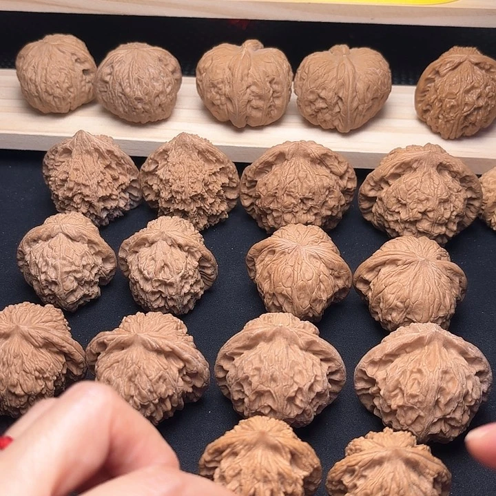 文玩核桃吊坠38虎头