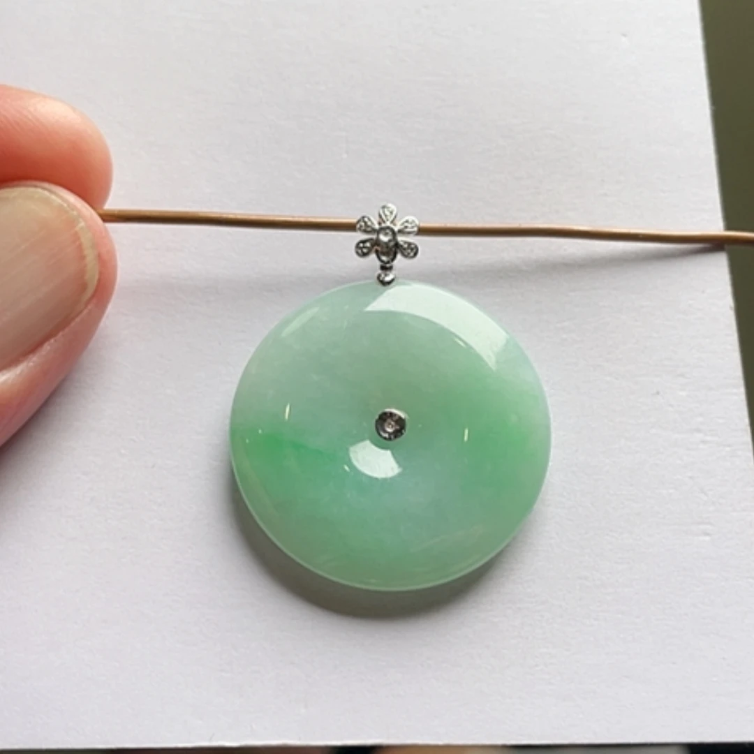 【闪购商品】吊坠(不含链)18K金镶嵌翡翠